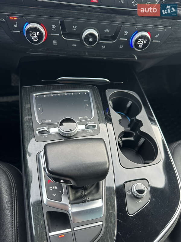 Внедорожник / Кроссовер Audi Q7 2016 в Одессе