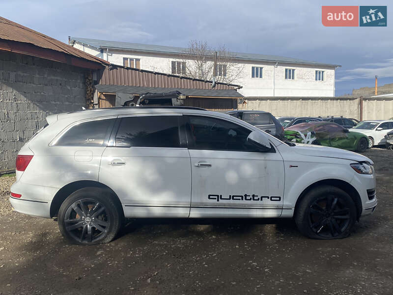 Позашляховик / Кросовер Audi Q7 2015 в Стрию