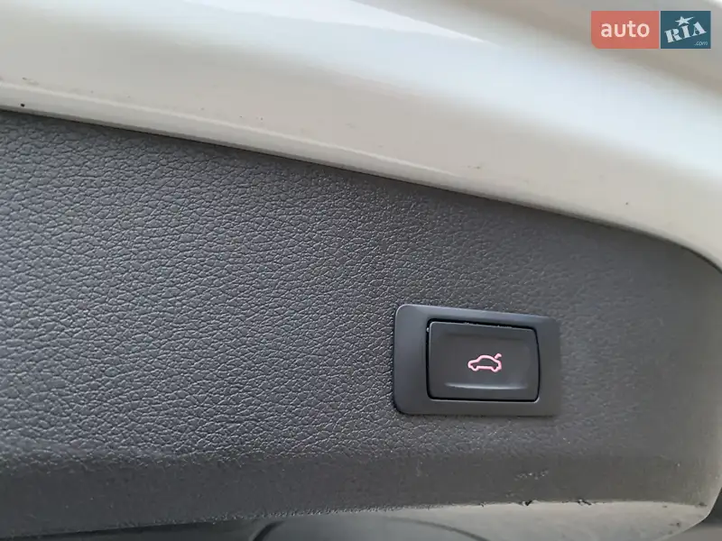 Audi Q7 2013 VIN WA1LMAFE8DD016692 фото оголошення 51 з 156