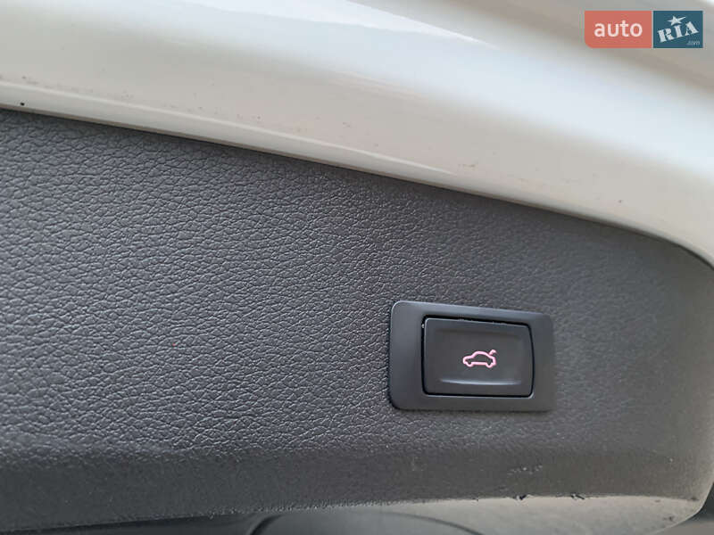 Позашляховик / Кросовер Audi Q7 2013 в Мукачевому