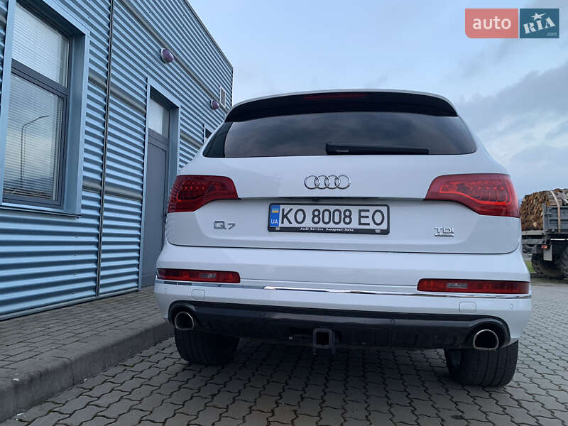 Позашляховик / Кросовер Audi Q7 2013 в Мукачевому