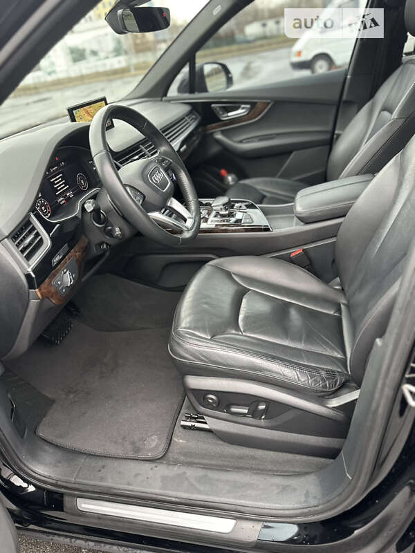 Внедорожник / Кроссовер Audi Q7 2017 в Львове
