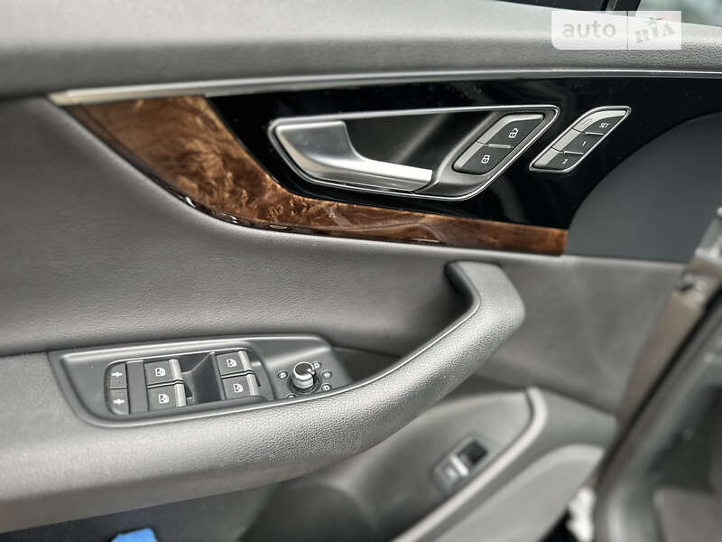 Внедорожник / Кроссовер Audi Q7 2017 в Львове