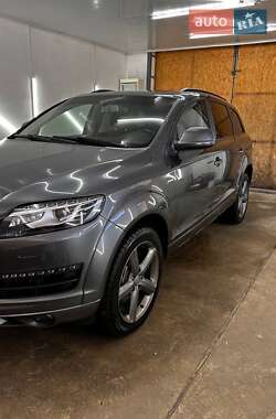 Внедорожник / Кроссовер Audi Q7 2015 в 