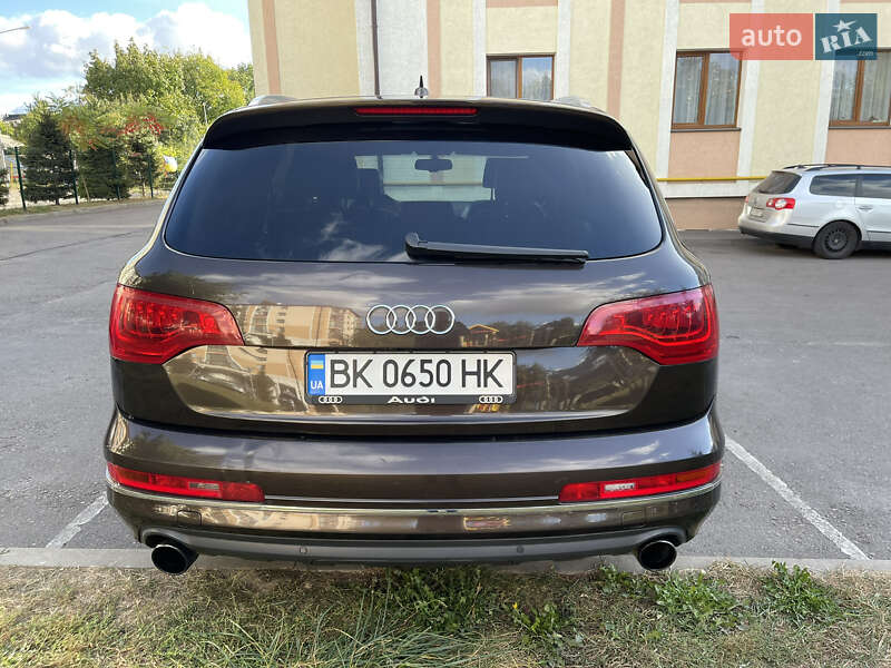 Позашляховик / Кросовер Audi Q7 2011 в Рівному