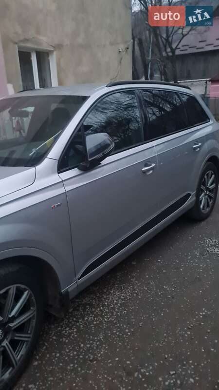 Внедорожник / Кроссовер Audi Q7 2018 в Рахове