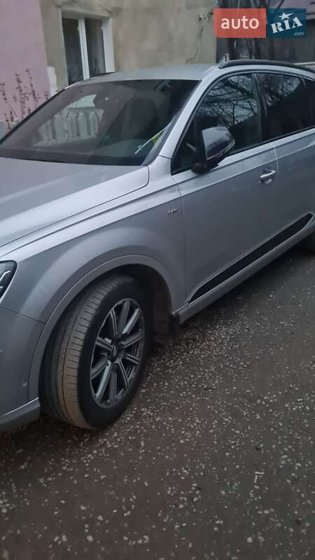 Внедорожник / Кроссовер Audi Q7 2018 в Рахове