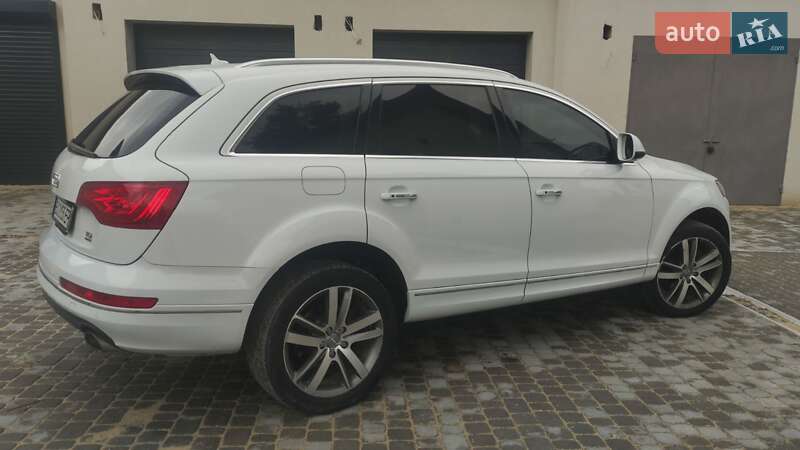 Позашляховик / Кросовер Audi Q7 2012 в Чорткові
