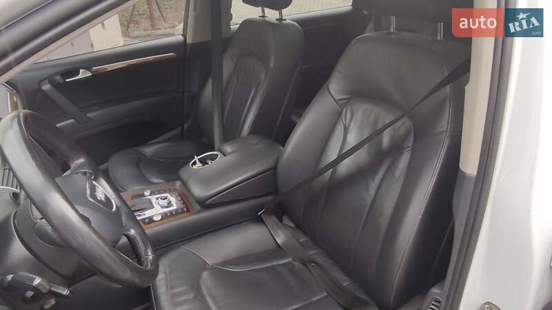 Позашляховик / Кросовер Audi Q7 2012 в Чорткові