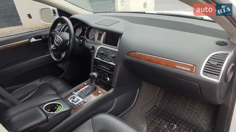 Позашляховик / Кросовер Audi Q7 2012 в Чорткові