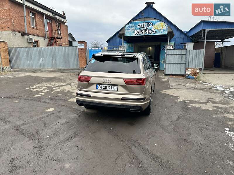 Позашляховик / Кросовер Audi Q7 2018 в Полтаві