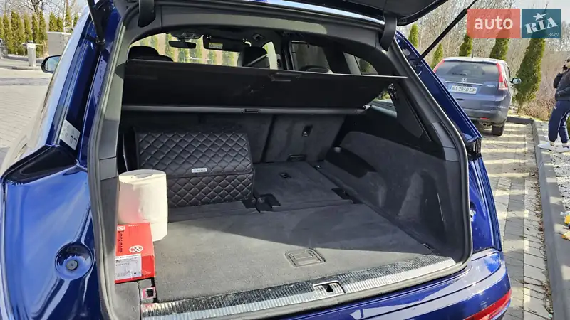 Внедорожник / Кроссовер Audi Q7 2019 в 