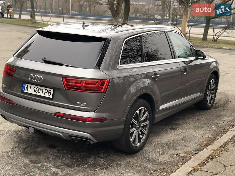 Позашляховик / Кросовер Audi Q7 2016 в Києві