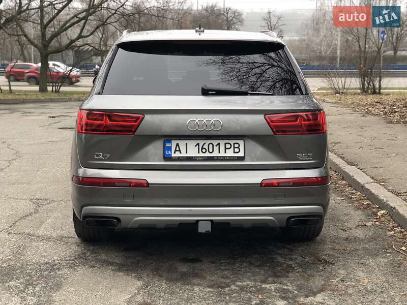 Позашляховик / Кросовер Audi Q7 2016 в Києві