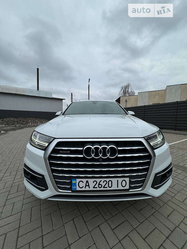 Внедорожник / Кроссовер Audi Q7 2017 в Черкассах
