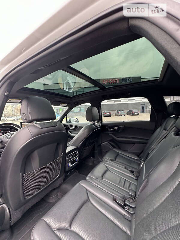 Внедорожник / Кроссовер Audi Q7 2017 в Черкассах