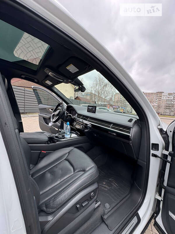 Внедорожник / Кроссовер Audi Q7 2017 в Черкассах