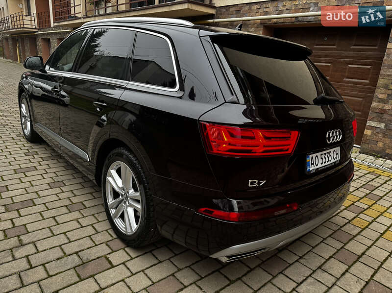 Внедорожник / Кроссовер Audi Q7 2018 в Хусте