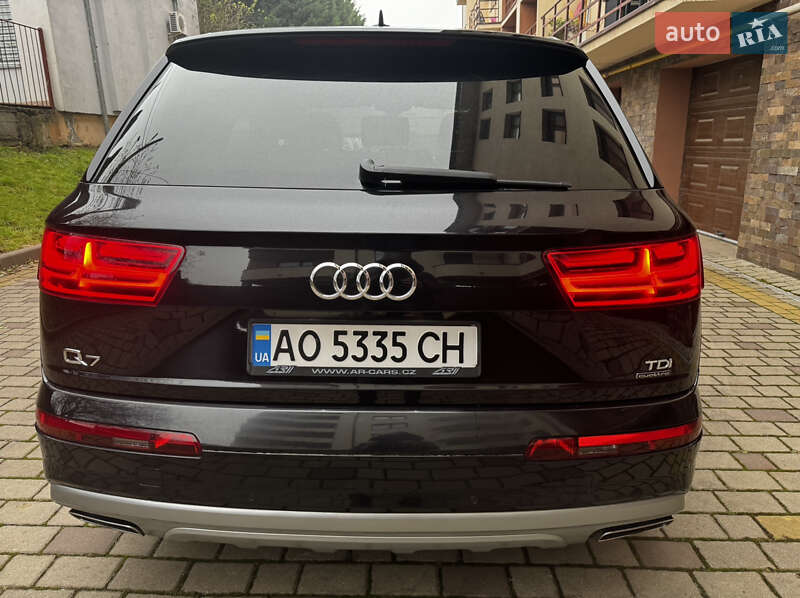 Внедорожник / Кроссовер Audi Q7 2018 в Хусте