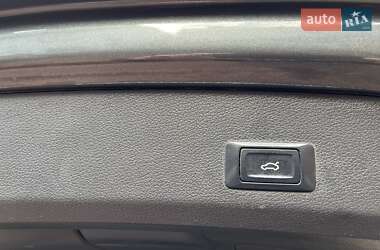 Внедорожник / Кроссовер Audi Q7 2014 в 