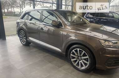 Позашляховик / Кросовер Audi Q7 2016 в Чернівцях