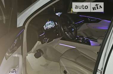Внедорожник / Кроссовер Audi Q7 2017 в 