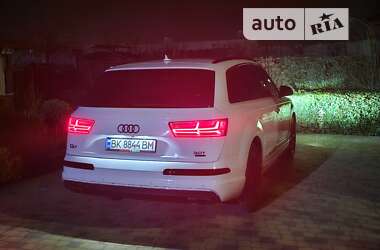 Внедорожник / Кроссовер Audi Q7 2017 в 