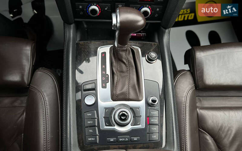 Внедорожник / Кроссовер Audi Q7 2015 в Мукачево