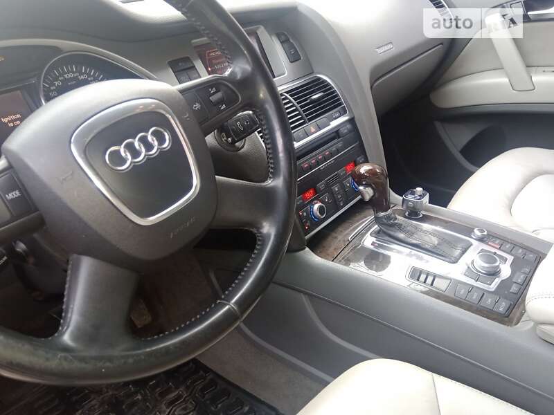 Внедорожник / Кроссовер Audi Q7 2007 в Кривом Роге