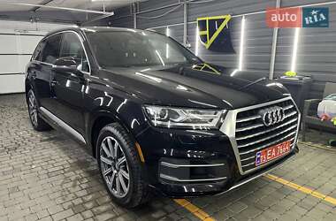 Внедорожник / Кроссовер Audi Q7 2016 в 