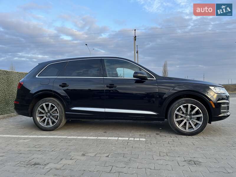 Позашляховик / Кросовер Audi Q7 2017 в Києві