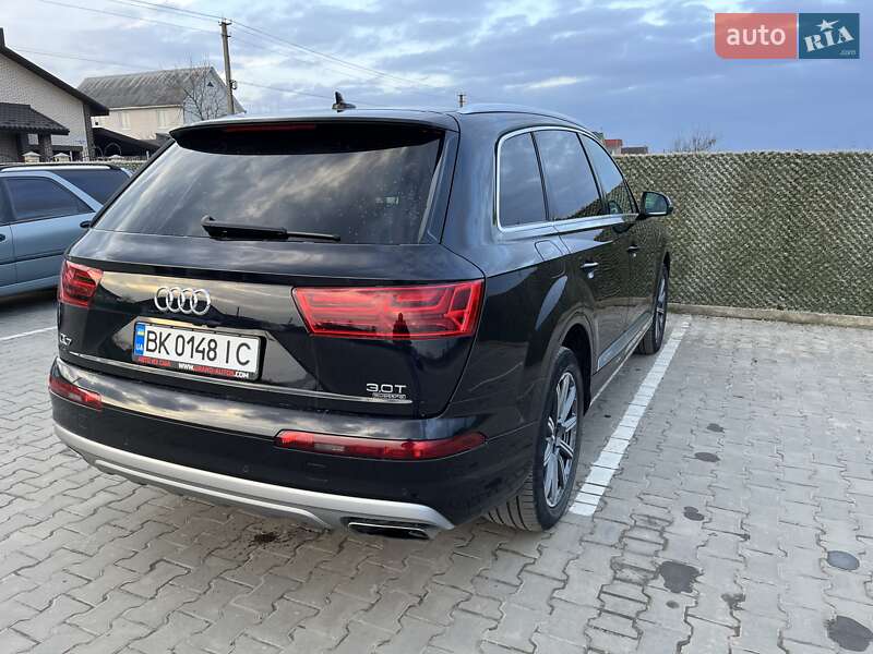 Позашляховик / Кросовер Audi Q7 2017 в Києві