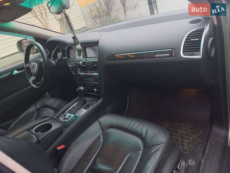 Позашляховик / Кросовер Audi Q7 2006 в Чернівцях