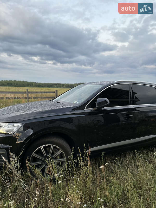 Внедорожник / Кроссовер Audi Q7 2016 в Киеве
