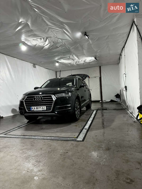 Внедорожник / Кроссовер Audi Q7 2016 в Киеве