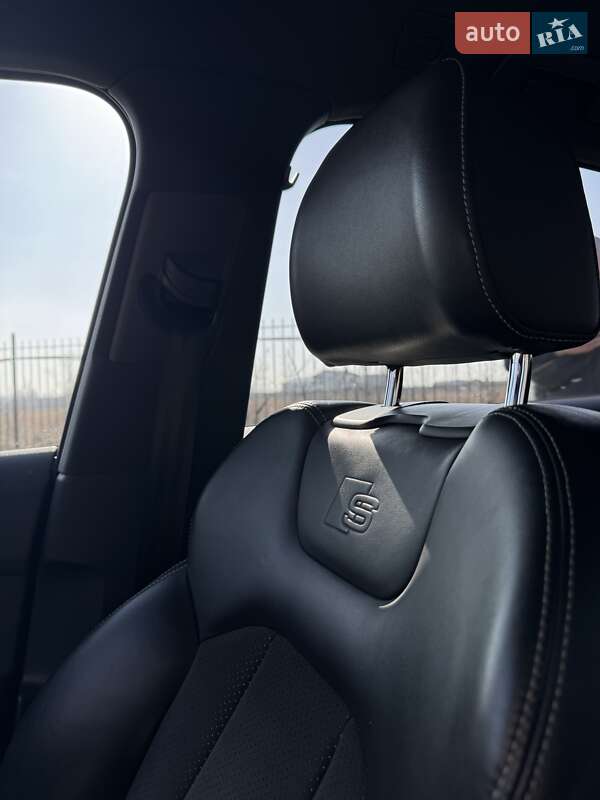 Позашляховик / Кросовер Audi Q7 2016 в Одесі