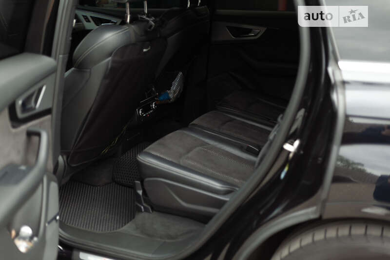 Внедорожник / Кроссовер Audi Q7 2015 в Первомайске