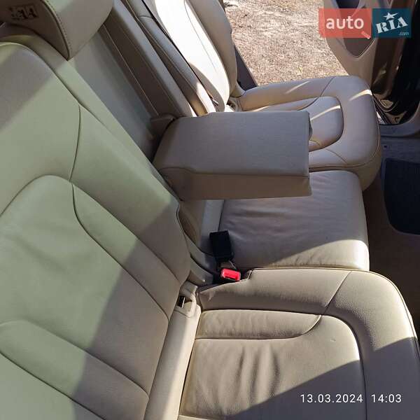 Внедорожник / Кроссовер Audi Q7 2013 в Ахтырке
