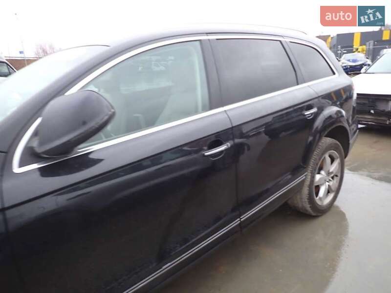 Внедорожник / Кроссовер Audi Q7 2013 в Ахтырке