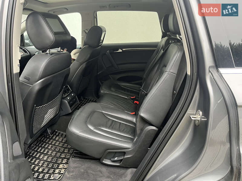 Позашляховик / Кросовер Audi Q7 2011 в Заставній