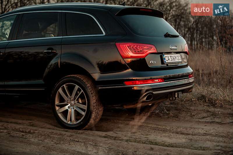 Внедорожник / Кроссовер Audi Q7 2015 в Черкассах