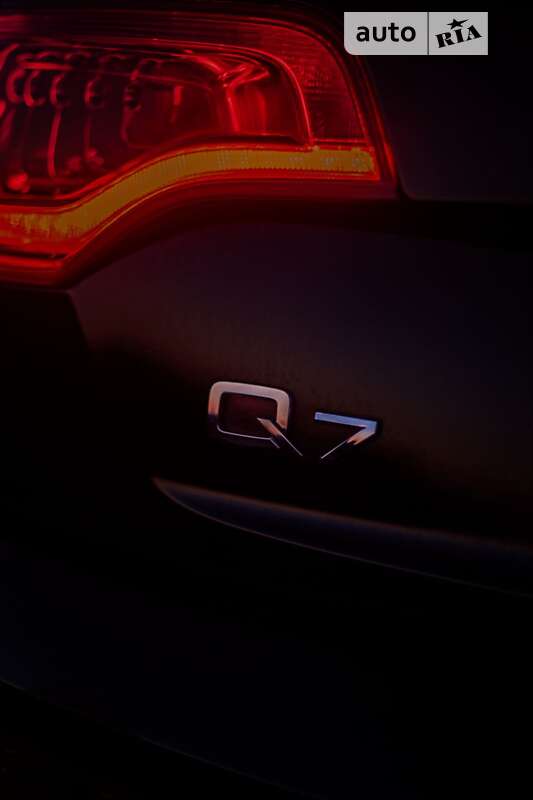 Внедорожник / Кроссовер Audi Q7 2015 в Черкассах