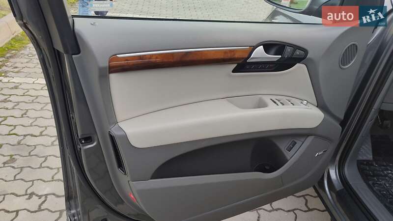 Внедорожник / Кроссовер Audi Q7 2015 в Бродах