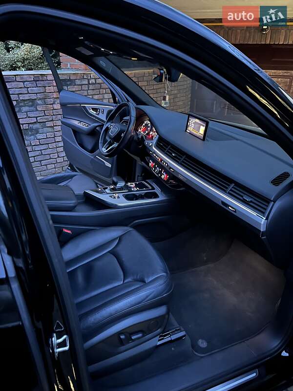 Позашляховик / Кросовер Audi Q7 2018 в Львові