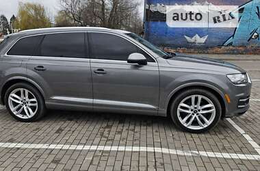 Внедорожник / Кроссовер Audi Q7 2015 в Луцке