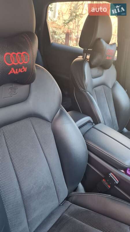 Внедорожник / Кроссовер Audi Q7 2018 в Рахове
