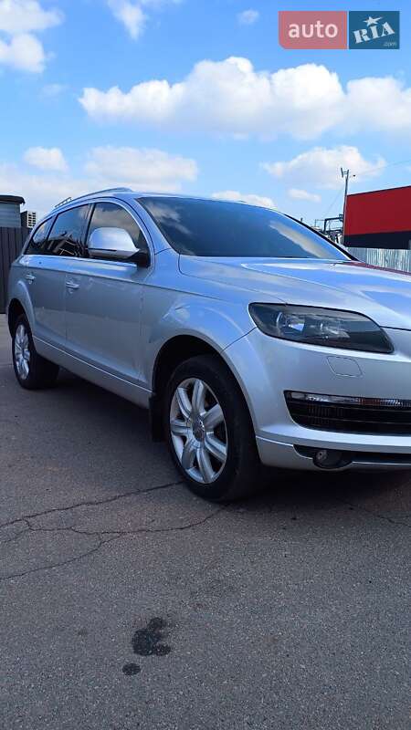 Внедорожник / Кроссовер Audi Q7 2006 в Киеве