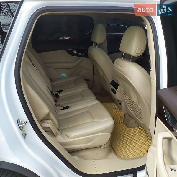 Позашляховик / Кросовер Audi Q7 2017 в Сумах