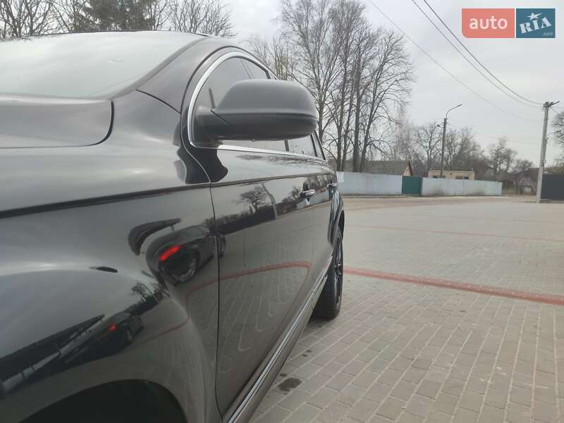 Внедорожник / Кроссовер Audi Q7 2011 в Березане