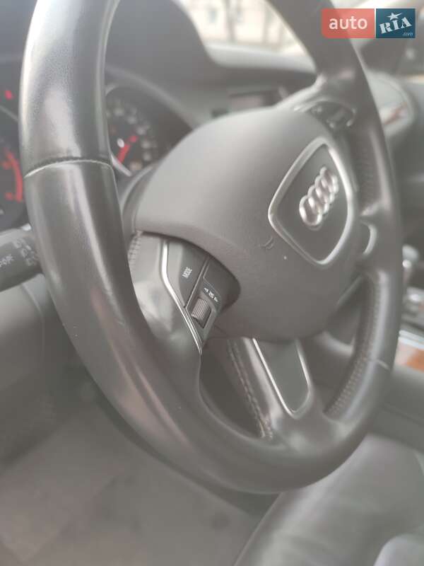 Внедорожник / Кроссовер Audi Q7 2011 в Березане